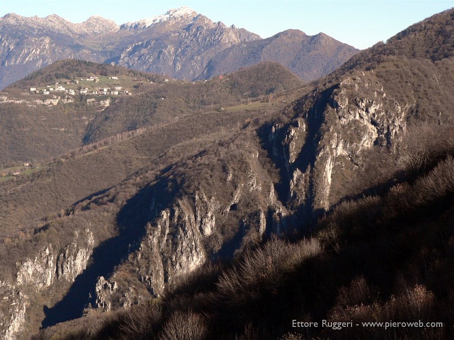 13 - La Canal e sullo sfondo la Conca del'Alben.jpg